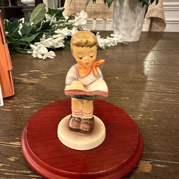 Hummel Goebel Y2K “Honor Student” Boy Figurine Vintage Circa 2000 NEW - Picture 2 of 8